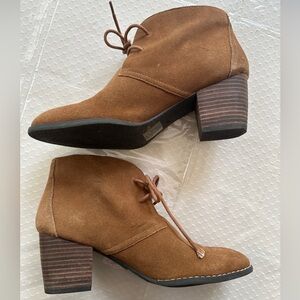 J Jill suede lace-up ankle boots size 8.5 camel color